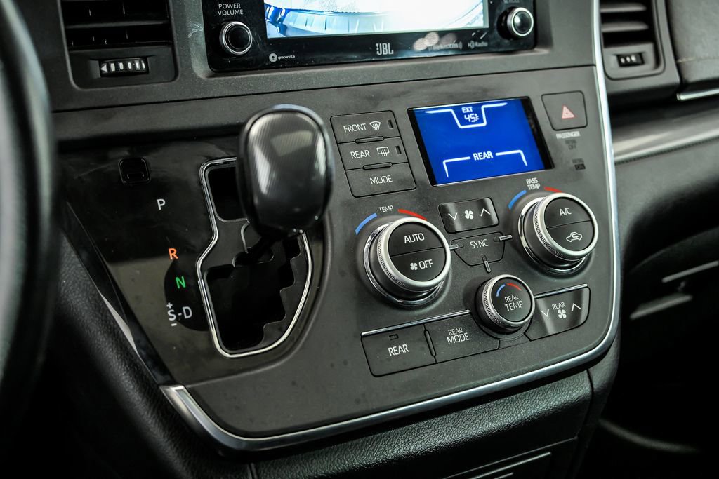 Used 2019 Toyota Sienna SE Premium image 22