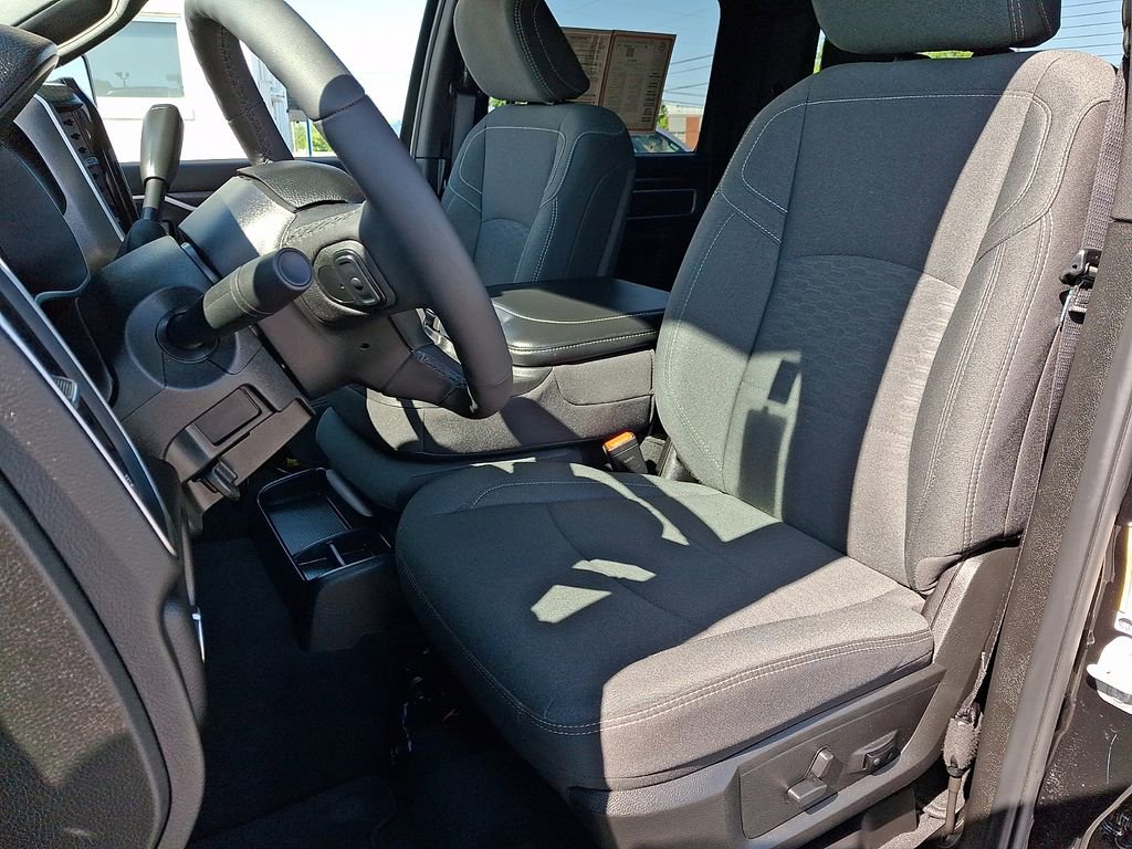 Used 2025 RAM 2500 Big Horn AWD/4WD image 16