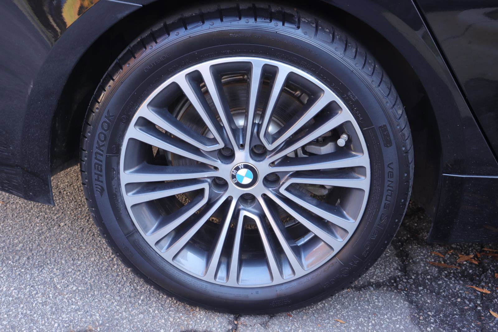 Used 2018 BMW 530i w/ Premium Package image 38