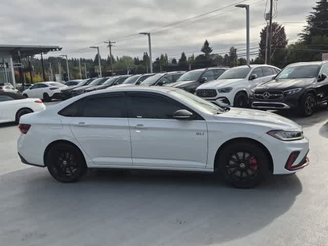 Used 2025 Volkswagen Jetta GLI Autobahn FWD image 9