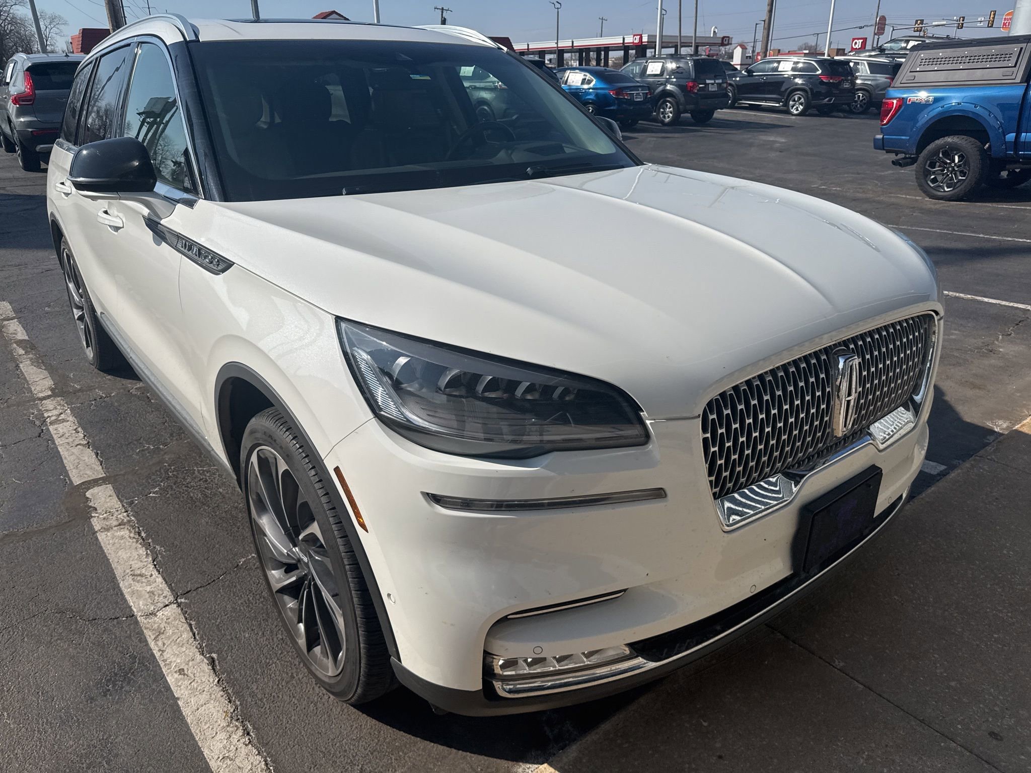 Used 2020 Lincoln Aviator Reserve w/ Equipment Group 201A image 8