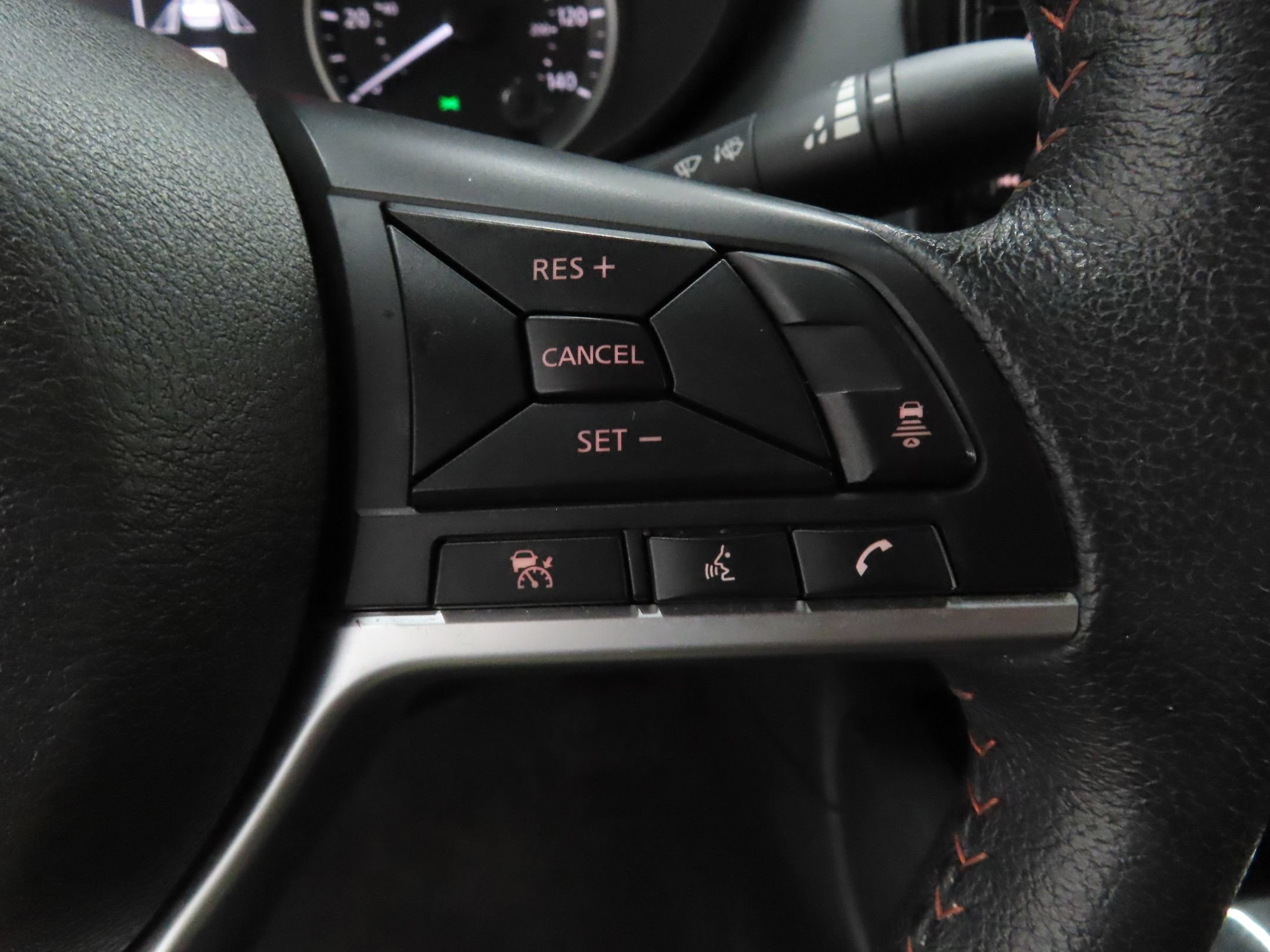 Used 2024 Nissan Versa SR FWD image 14