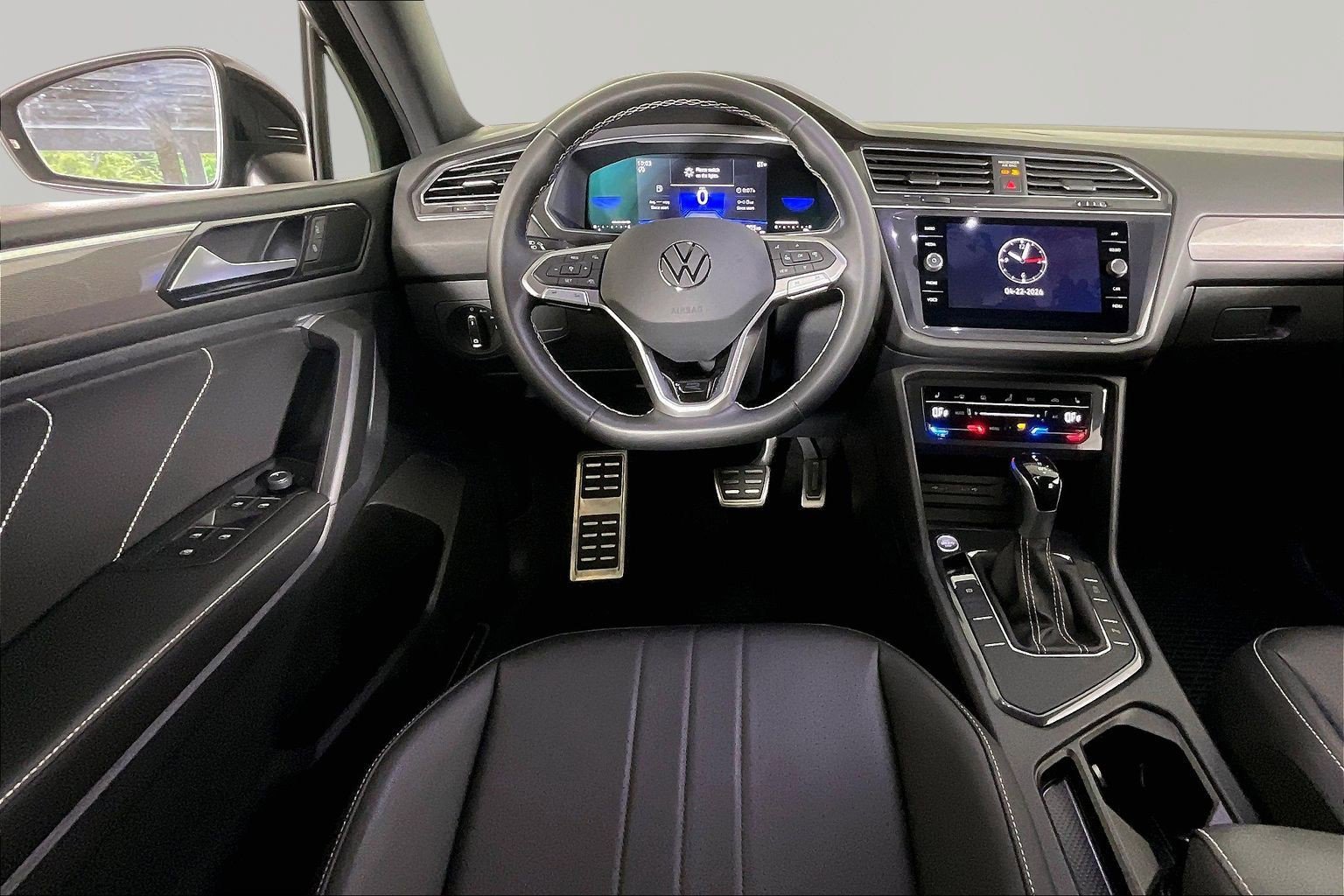 Used 2023 Volkswagen Tiguan SE FWD image 10