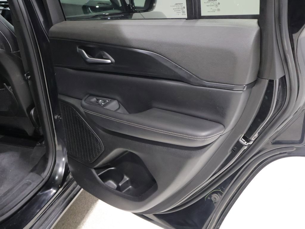 Used 2023 Jeep Grand Cherokee Altitude image 24