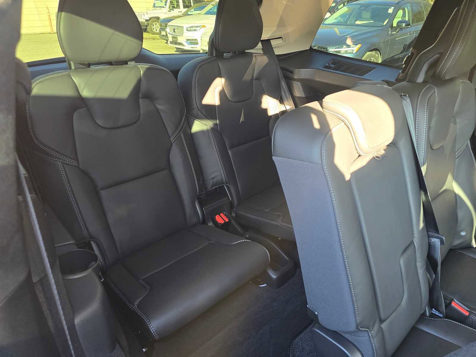 Certified 2024 Volvo XC90 T8 Ultimate w/ Lounge Package image 13