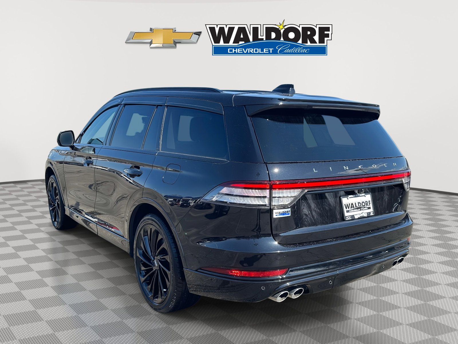 Used 2025 Lincoln Aviator Reserve w/ Equipment Group 201A image 4