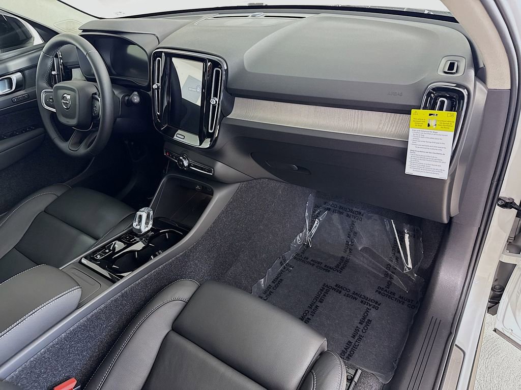 New 2026 Volvo XC40 B4 Plus w/ Protection Package image 30