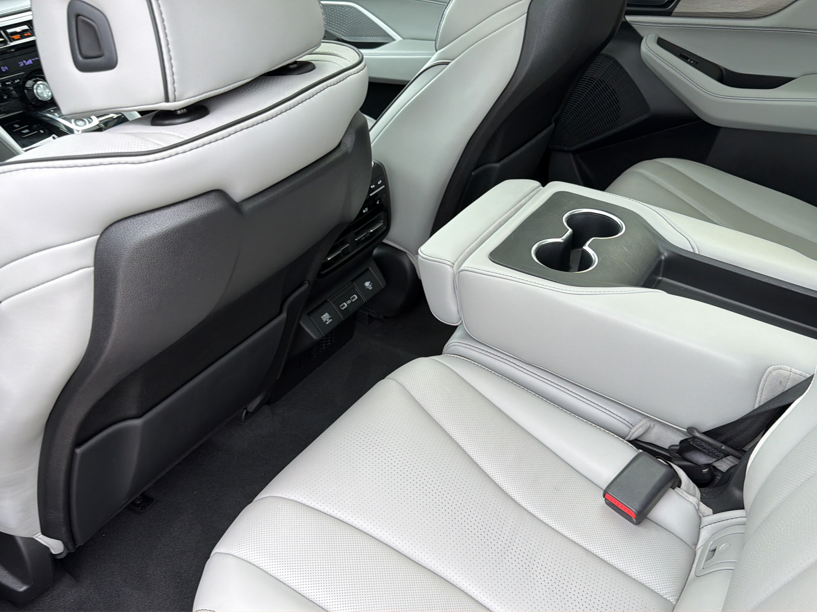 Used 2022 Acura MDX w/ Advance Package AWD/4WD image 34