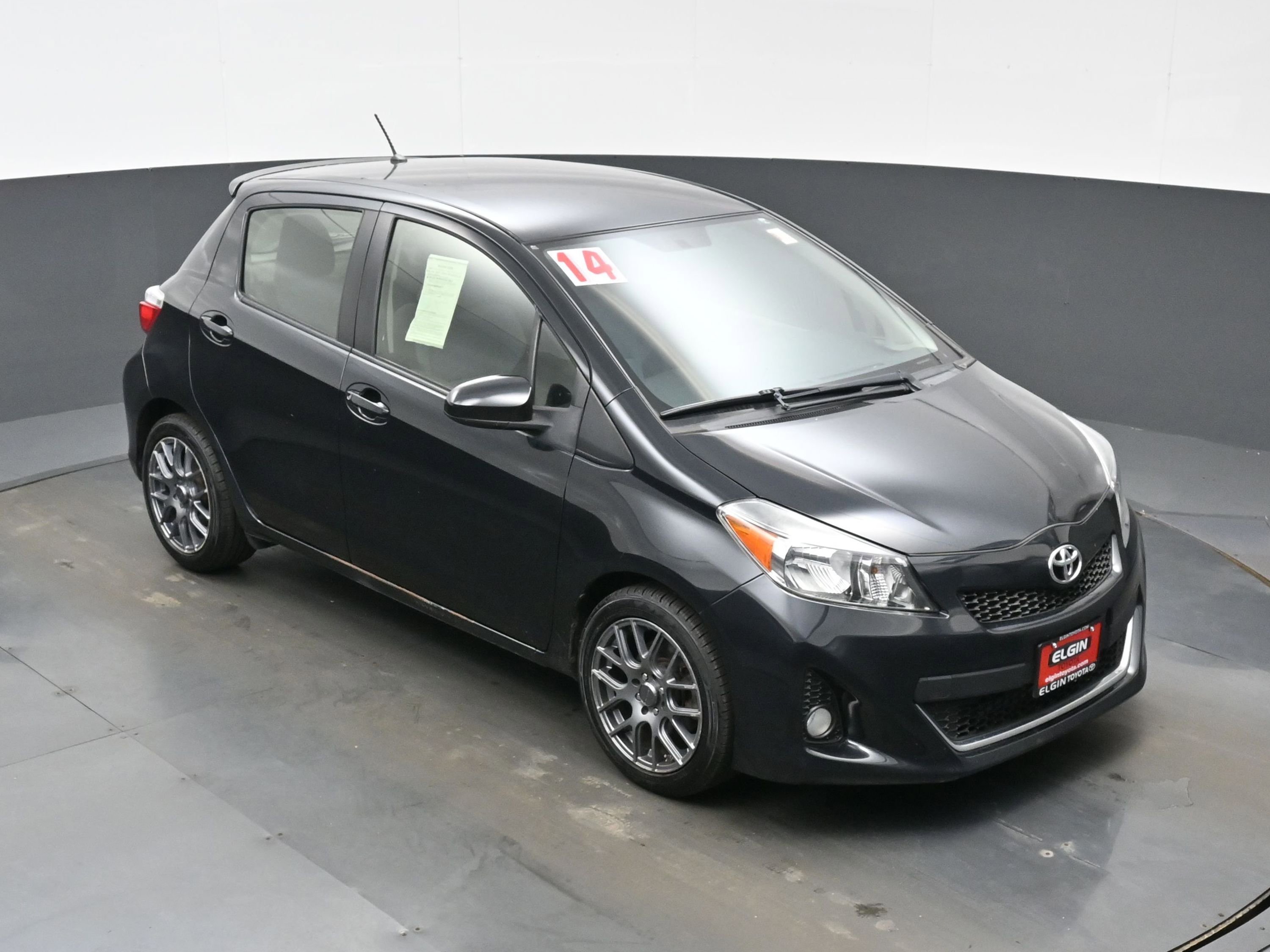 Used 2014 Toyota Yaris SE FWD image 30