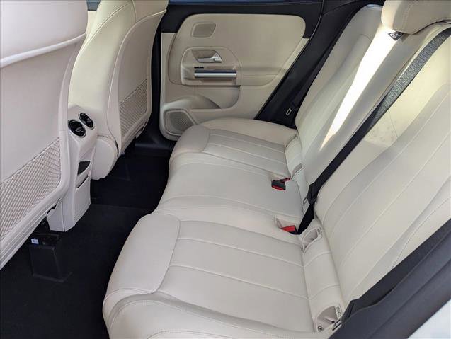 Used 2025 Mercedes-Benz GLA 250 image 17