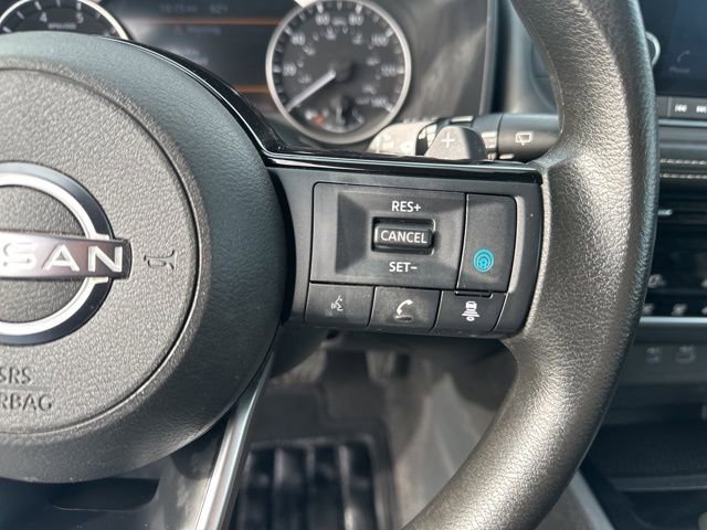 Used 2022 Nissan Rogue SV image 15