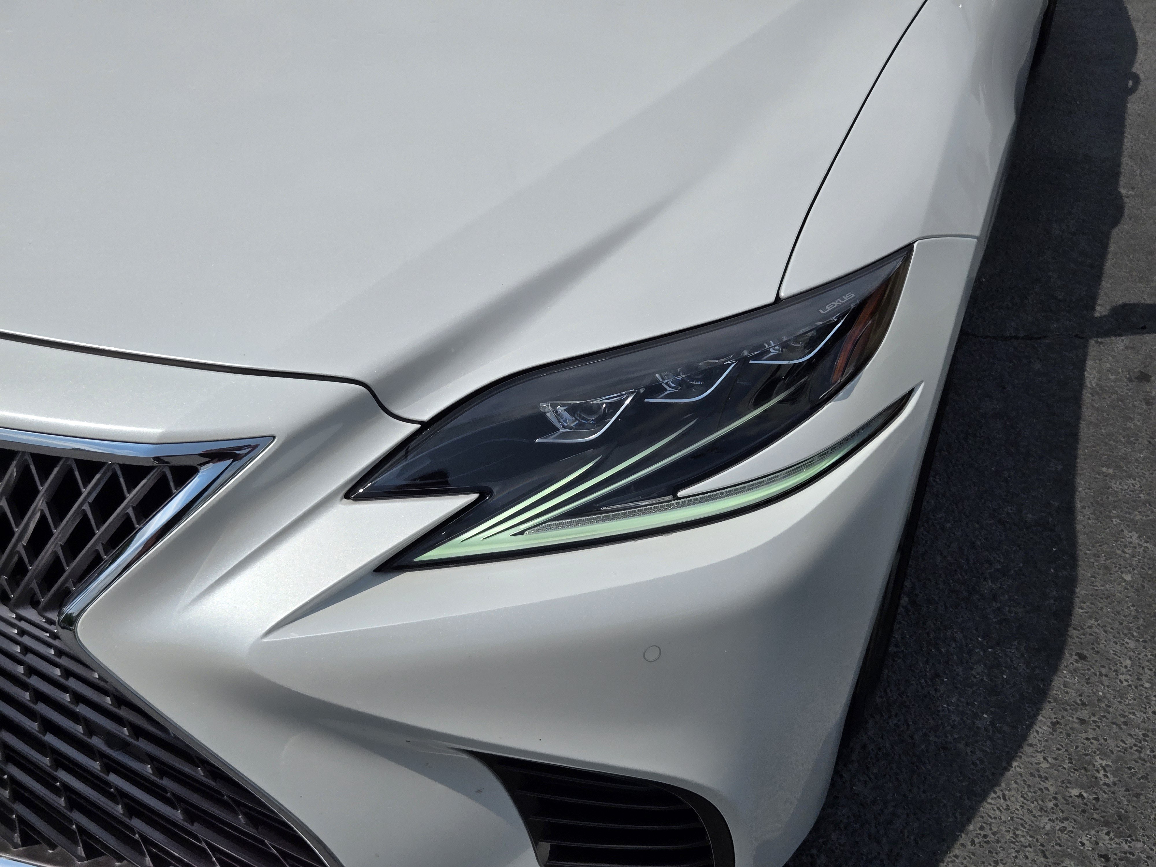 Used 2019 Lexus LS 500 w/ Accessory Package (Z1) RWD image 9