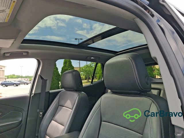 Certified 2022 GMC Terrain SLT w/ Infotainment Package II AWD/4WD image 13