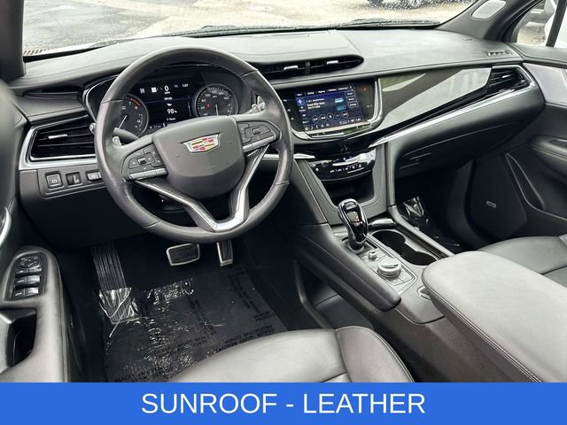 Used 2024 Cadillac XT6 Sport w/ Technology Package AWD/4WD image 2