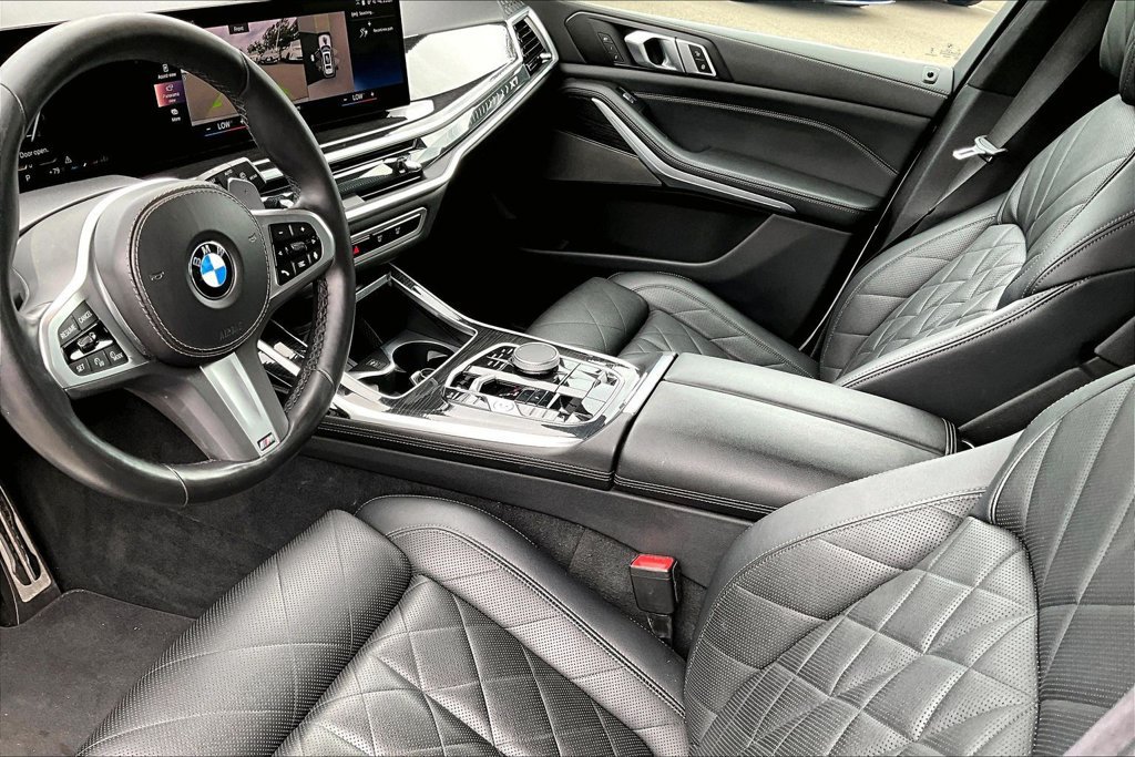 Used 2023 BMW X7 xDrive40i w/ M Sport Package AWD/4WD image 18