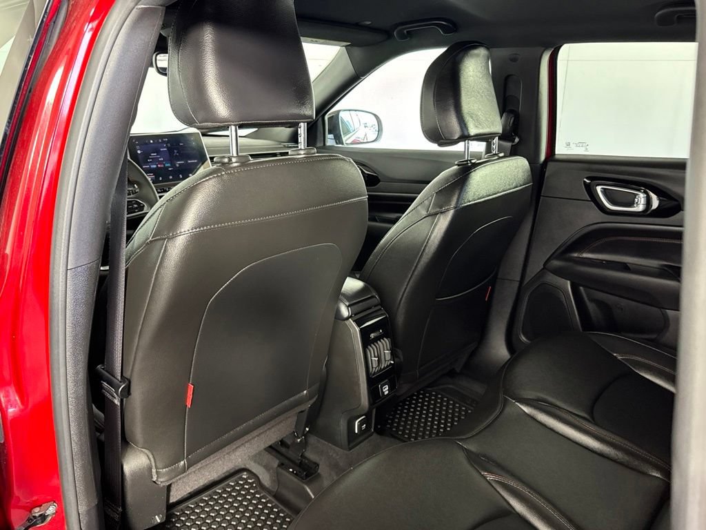 Certified 2025 Jeep Compass Trailhawk AWD/4WD image 30