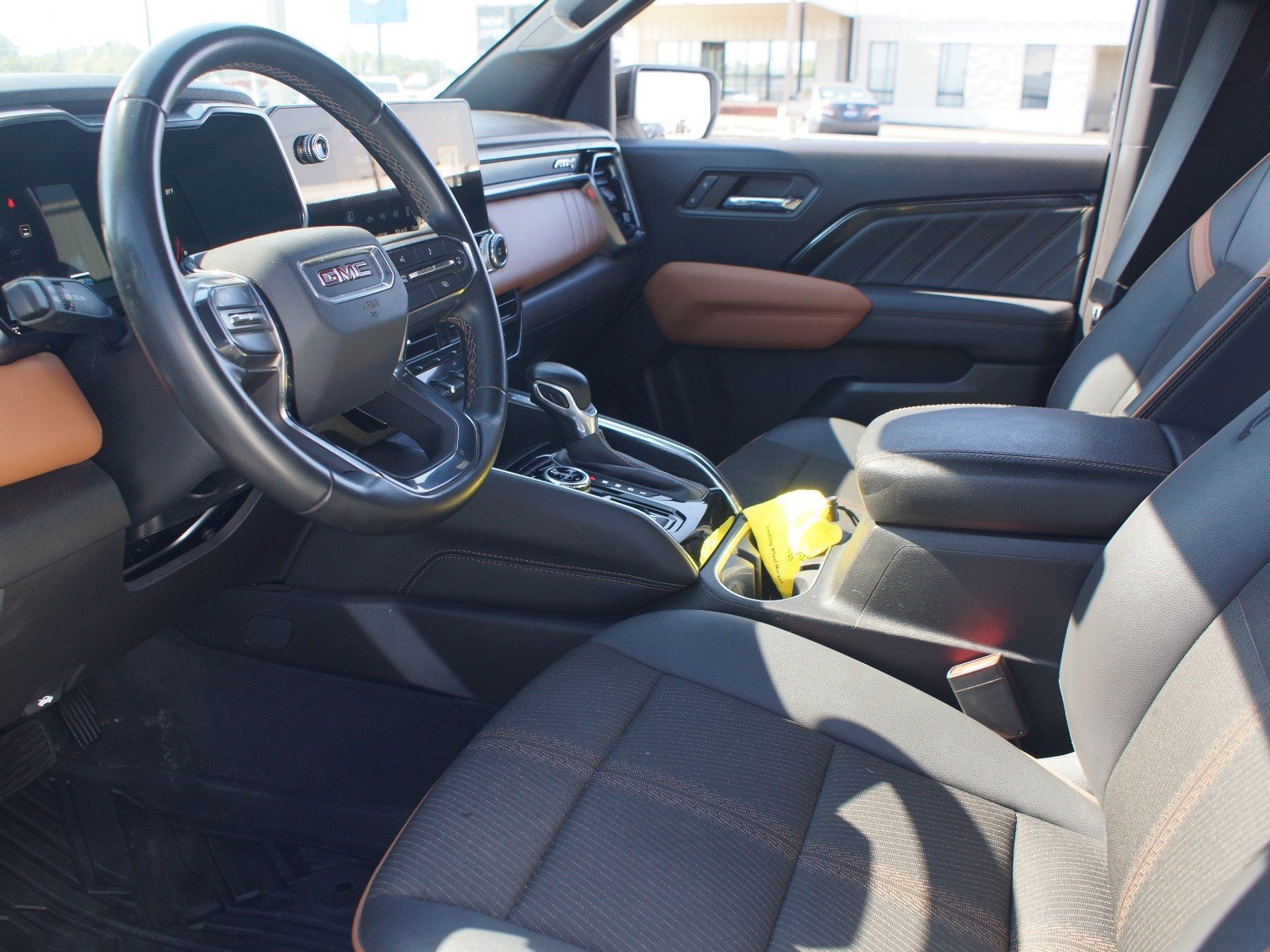 Used 2024 GMC Canyon AT4 w/ Canyon Safety Plus Package AWD/4WD image 13