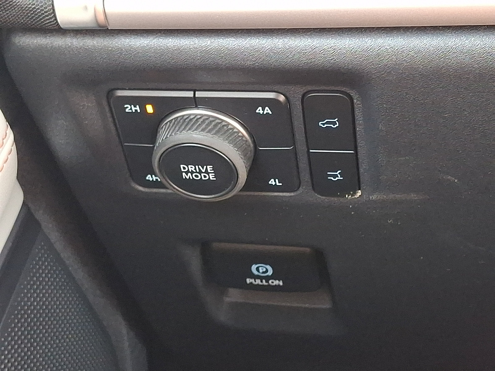 Certified 2025 Ford Expedition Active AWD/4WD image 29