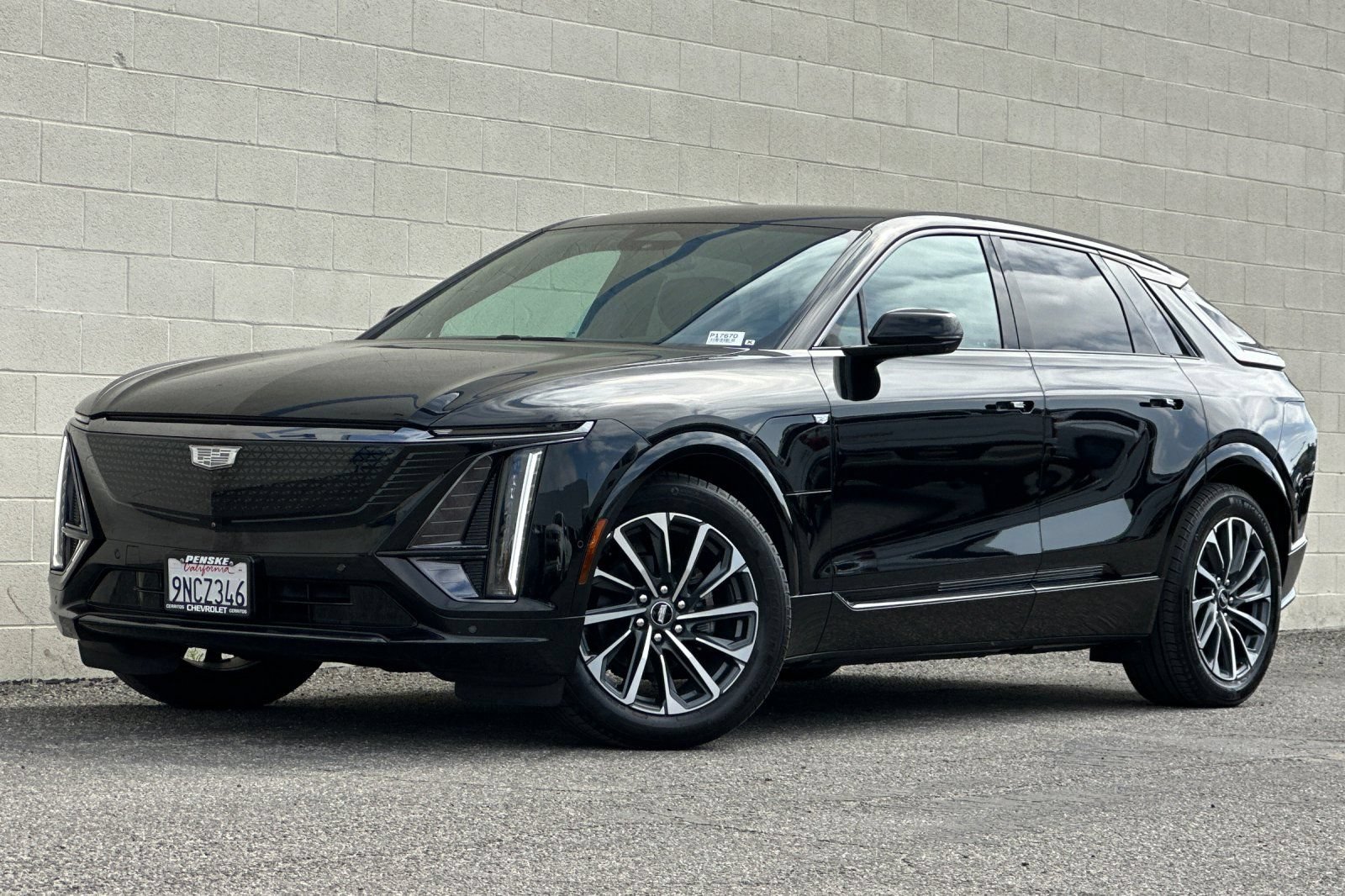 Certified 2024 Cadillac Lyriq Sport AWD/4WD image 8
