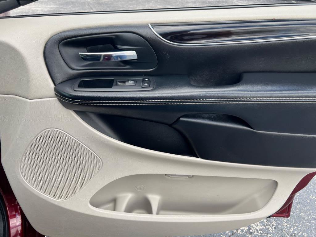 Used 2020 Dodge Grand Caravan SXT FWD image 27