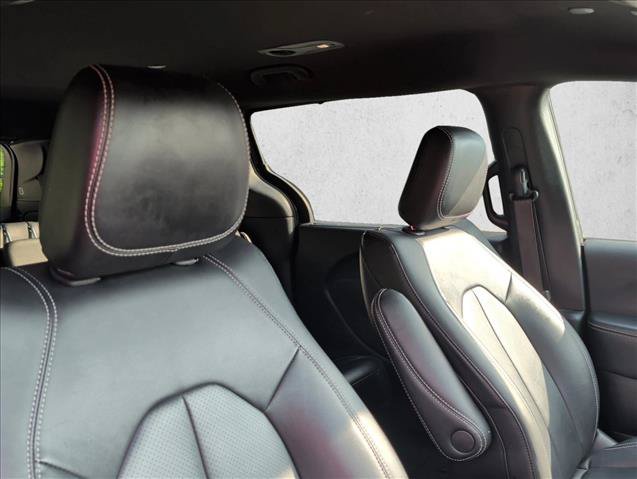 Used 2025 Chrysler Pacifica Select FWD image 27