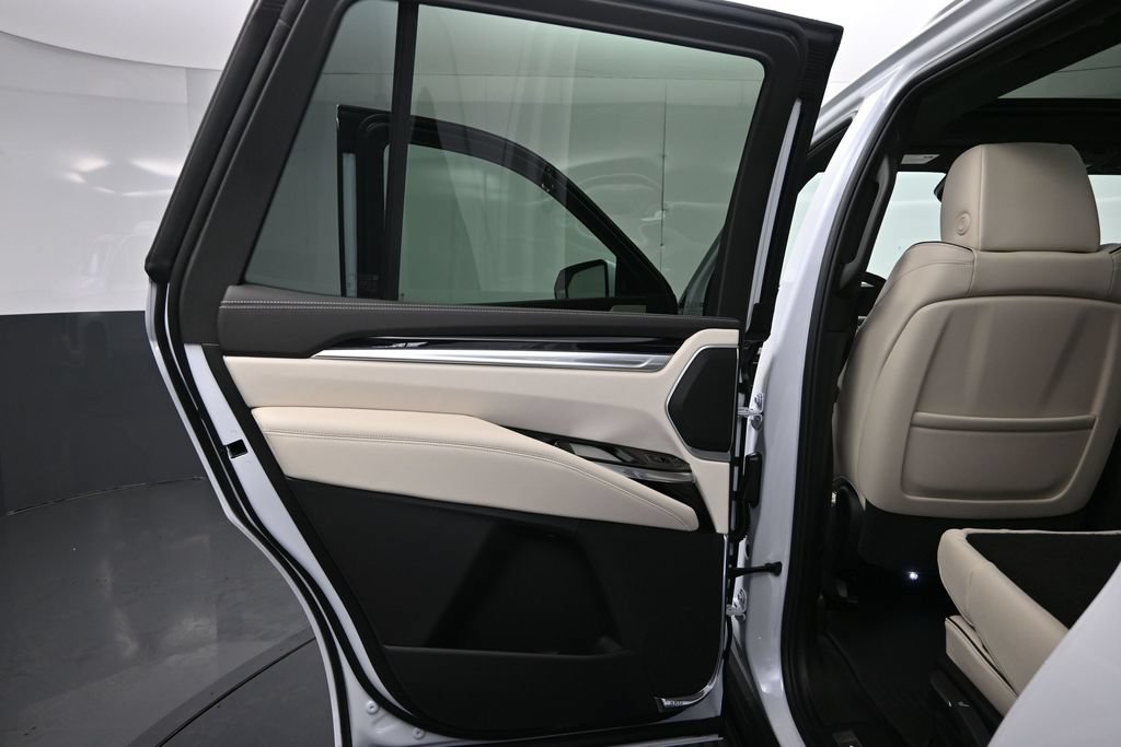New 2026 Cadillac Escalade Sport w/ LPO, ONYX Package AWD/4WD image 12