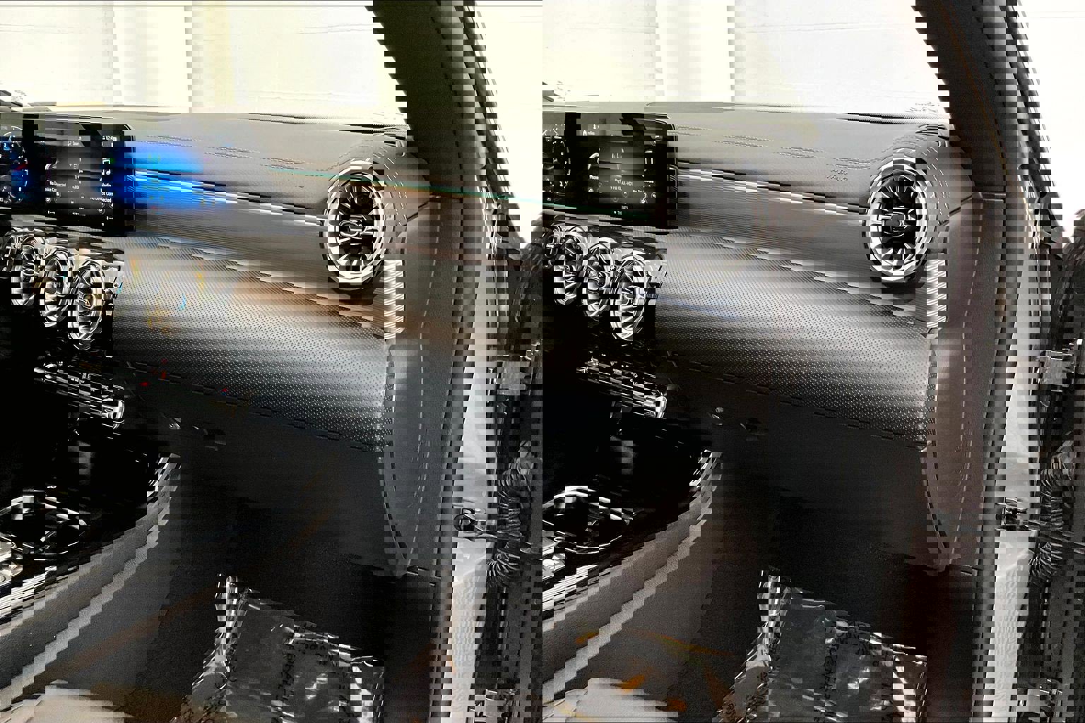 Used 2022 Mercedes-Benz CLA 250 image 20