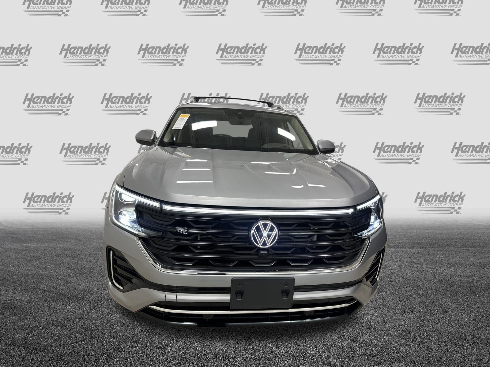 Used 2024 Volkswagen Atlas SEL Premium R-Line AWD/4WD image 3