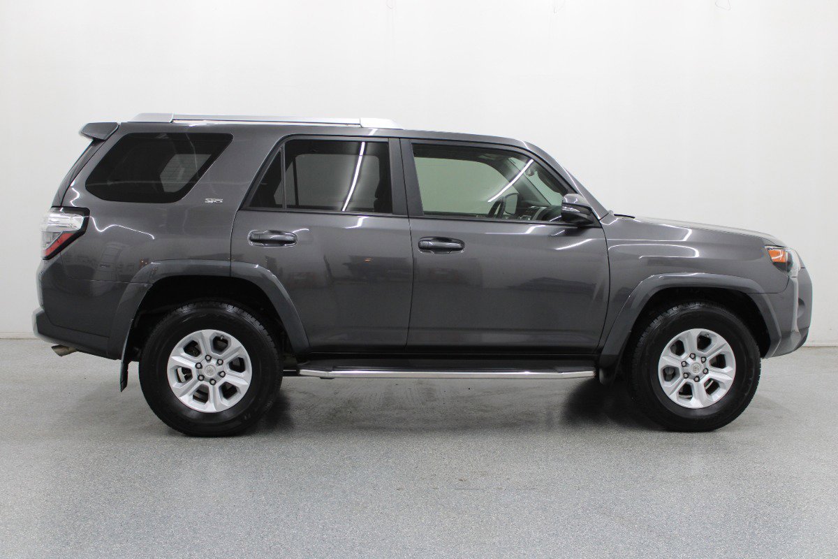 Used 2018 Toyota 4Runner SR5 Premium RWD image 2