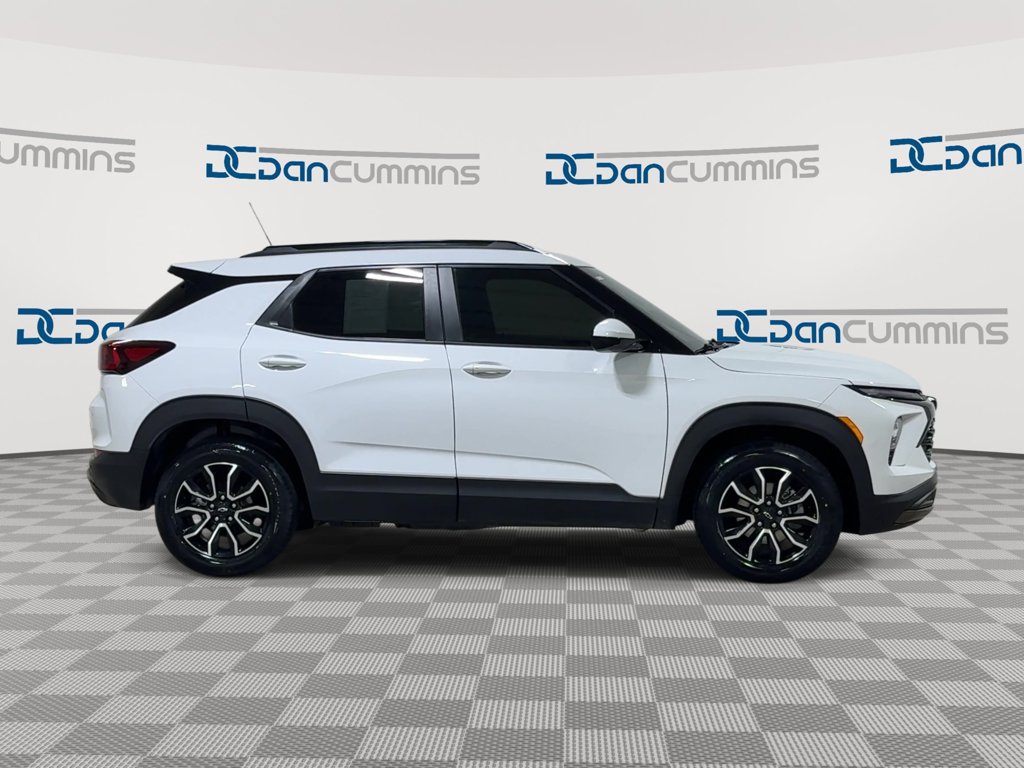Used 2024 Chevrolet TrailBlazer ACTIV w/ Convenience Package AWD/4WD image 2