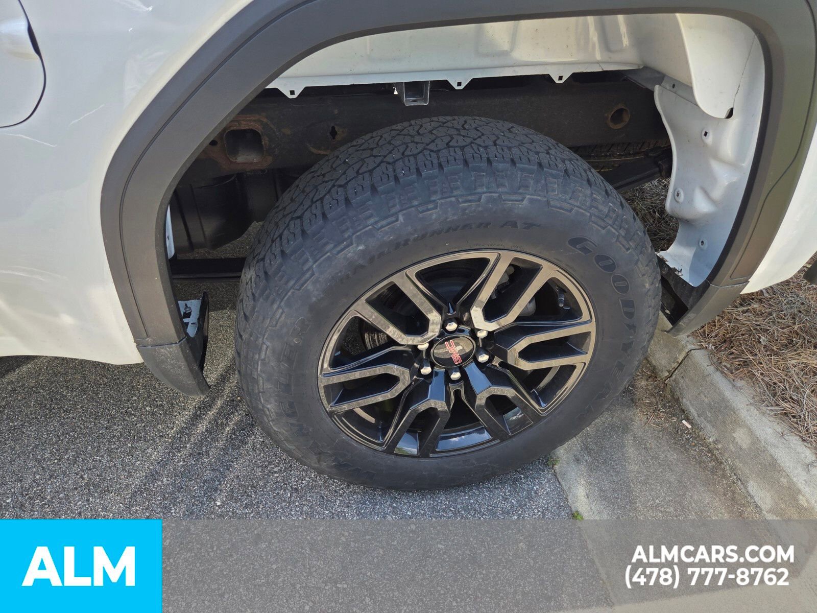 Used 2023 GMC Sierra 1500 Elevation AWD/4WD image 9