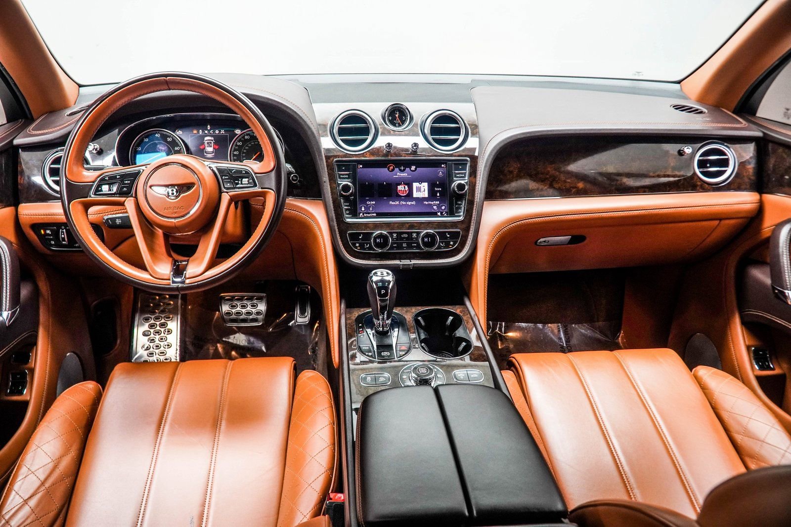 Used 2017 Bentley Bentayga image 5