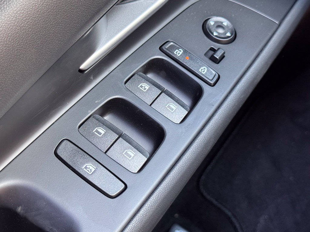New 2026 Hyundai Elantra Limited FWD image 24