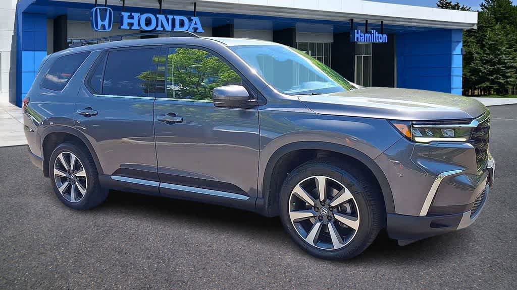 Used 2023 Honda Pilot Elite image 2