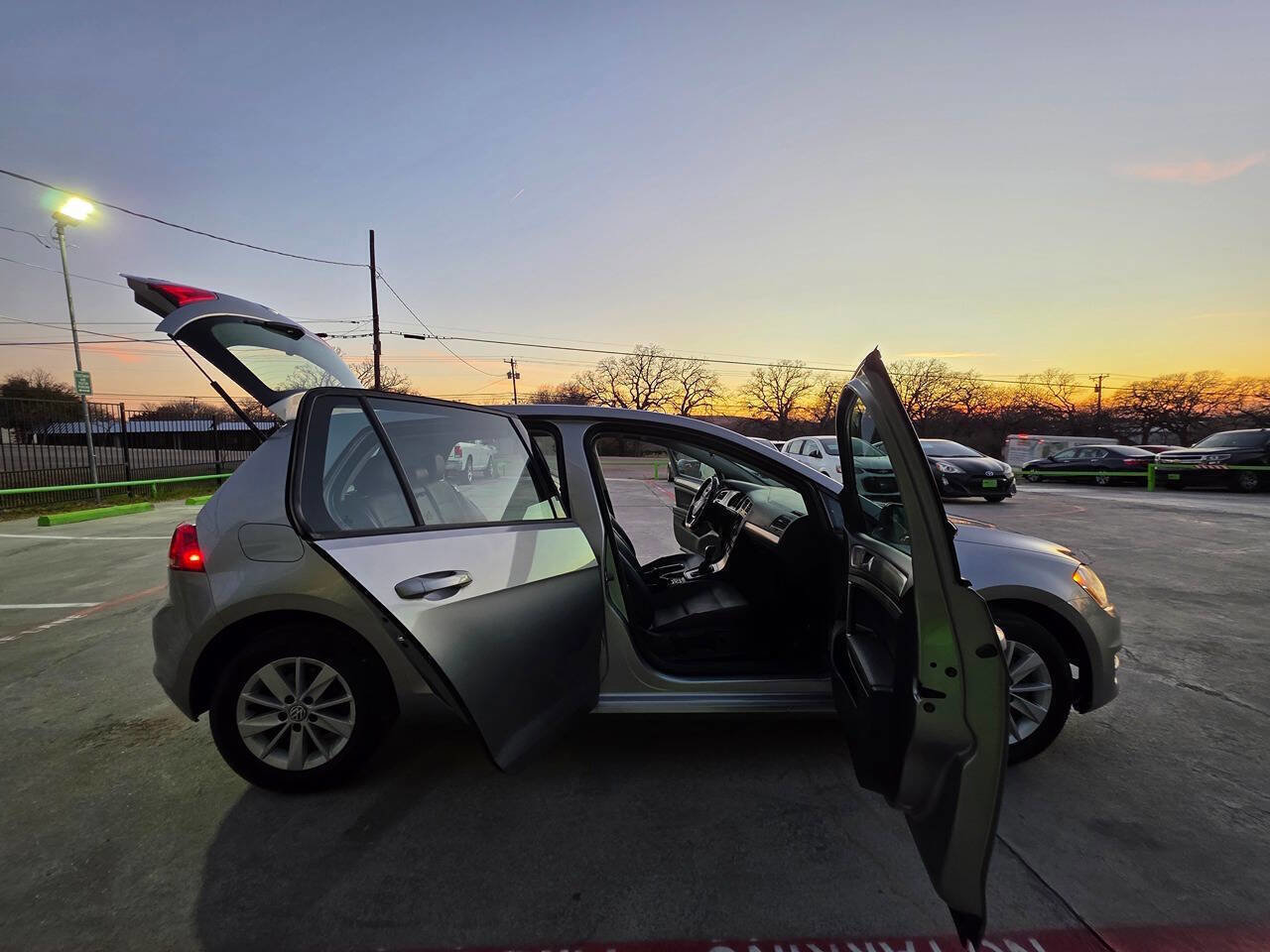 Used 2015 Volkswagen Golf S image 51