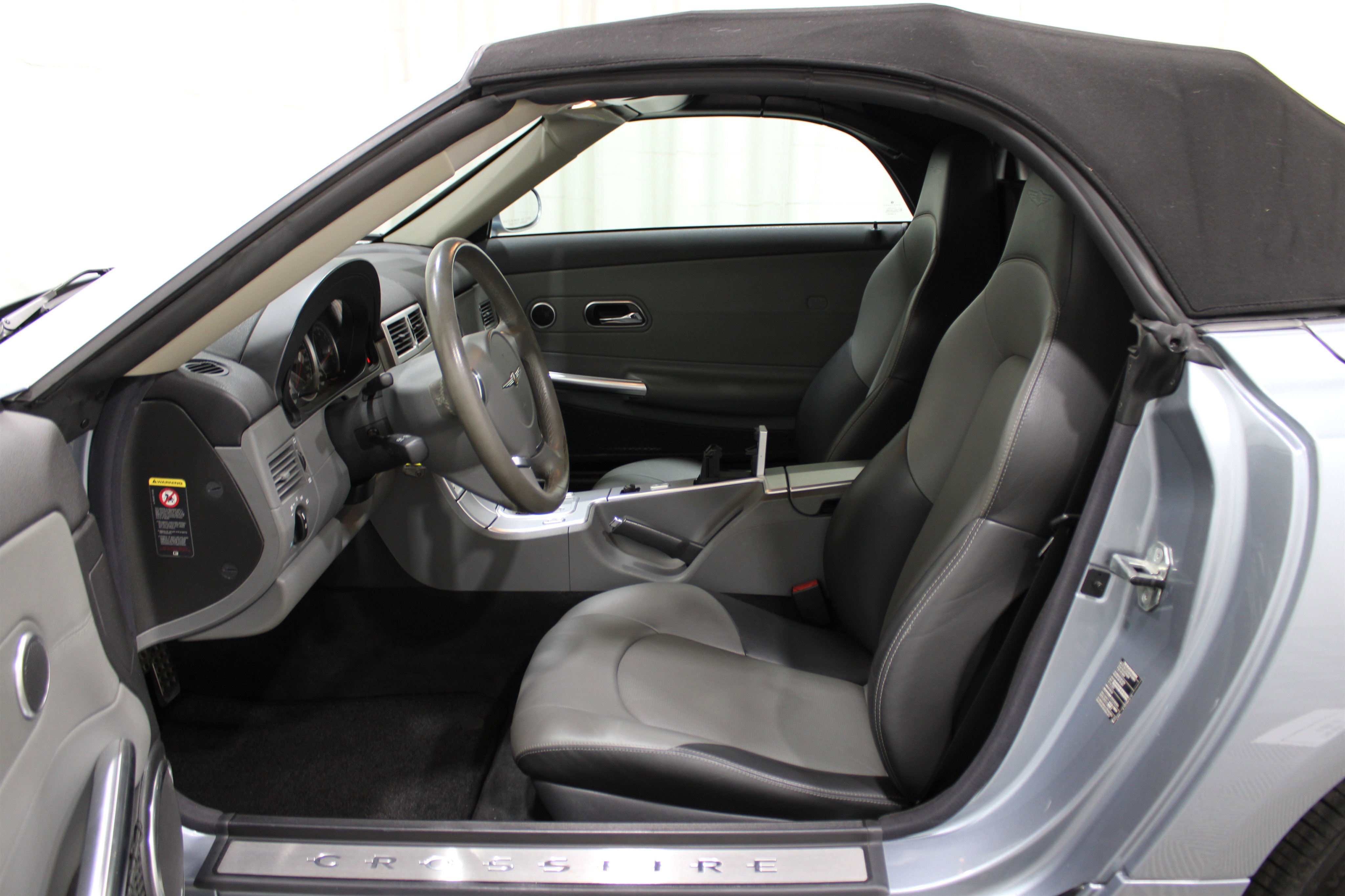 Used 2005 Chrysler Crossfire Limited image 3