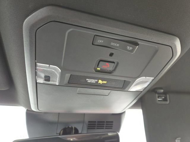 Used 2025 Toyota Tacoma TRD Sport image 13