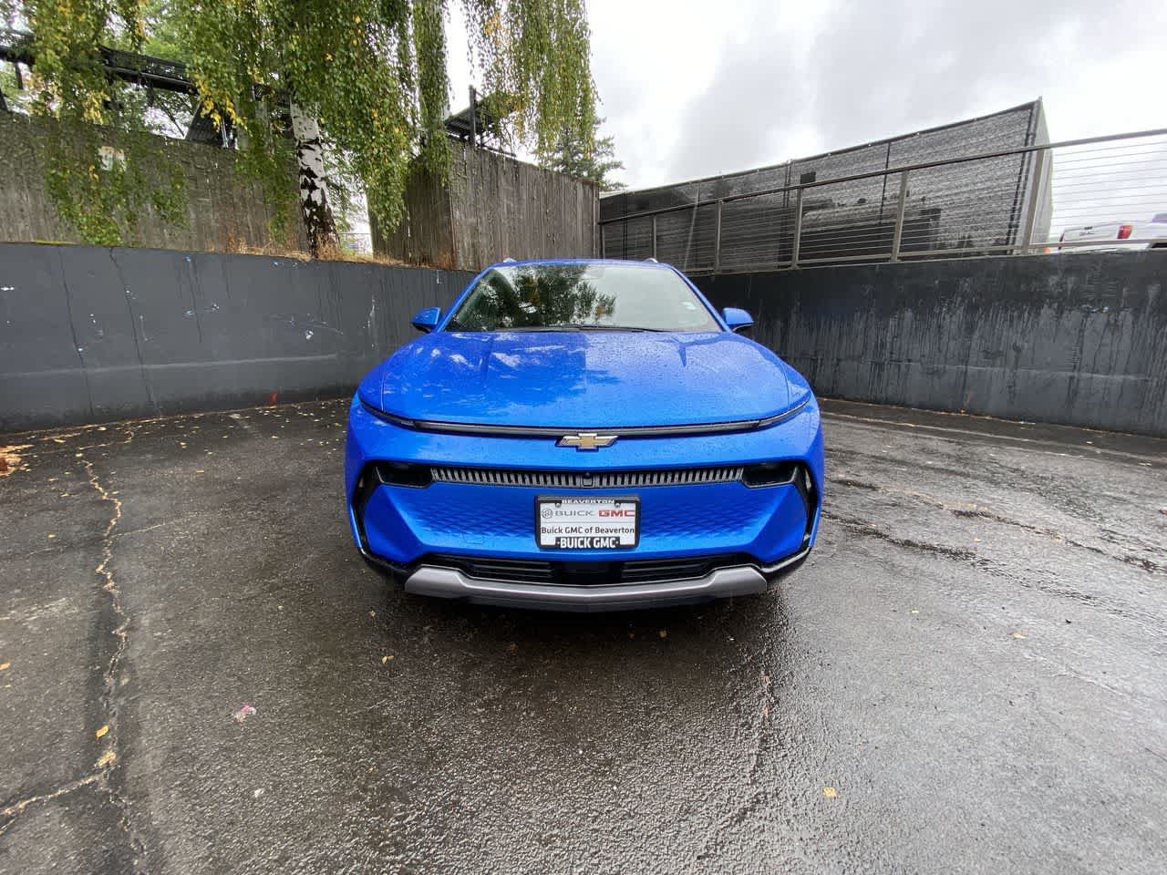 Used 2024 Chevrolet Equinox EV LT FWD image 9
