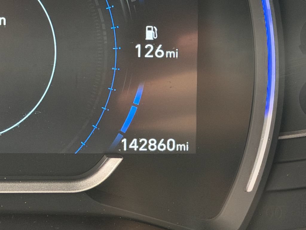Used 2019 Hyundai Santa Fe AWD image 9