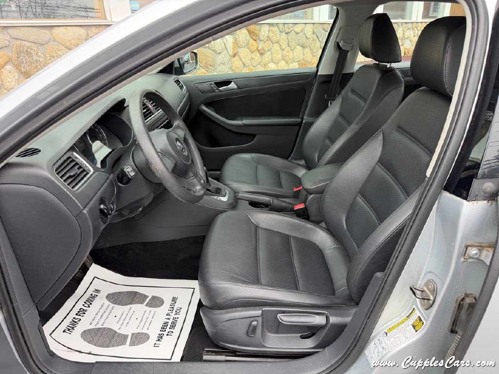 Used 2014 Volkswagen Jetta SE FWD image 4