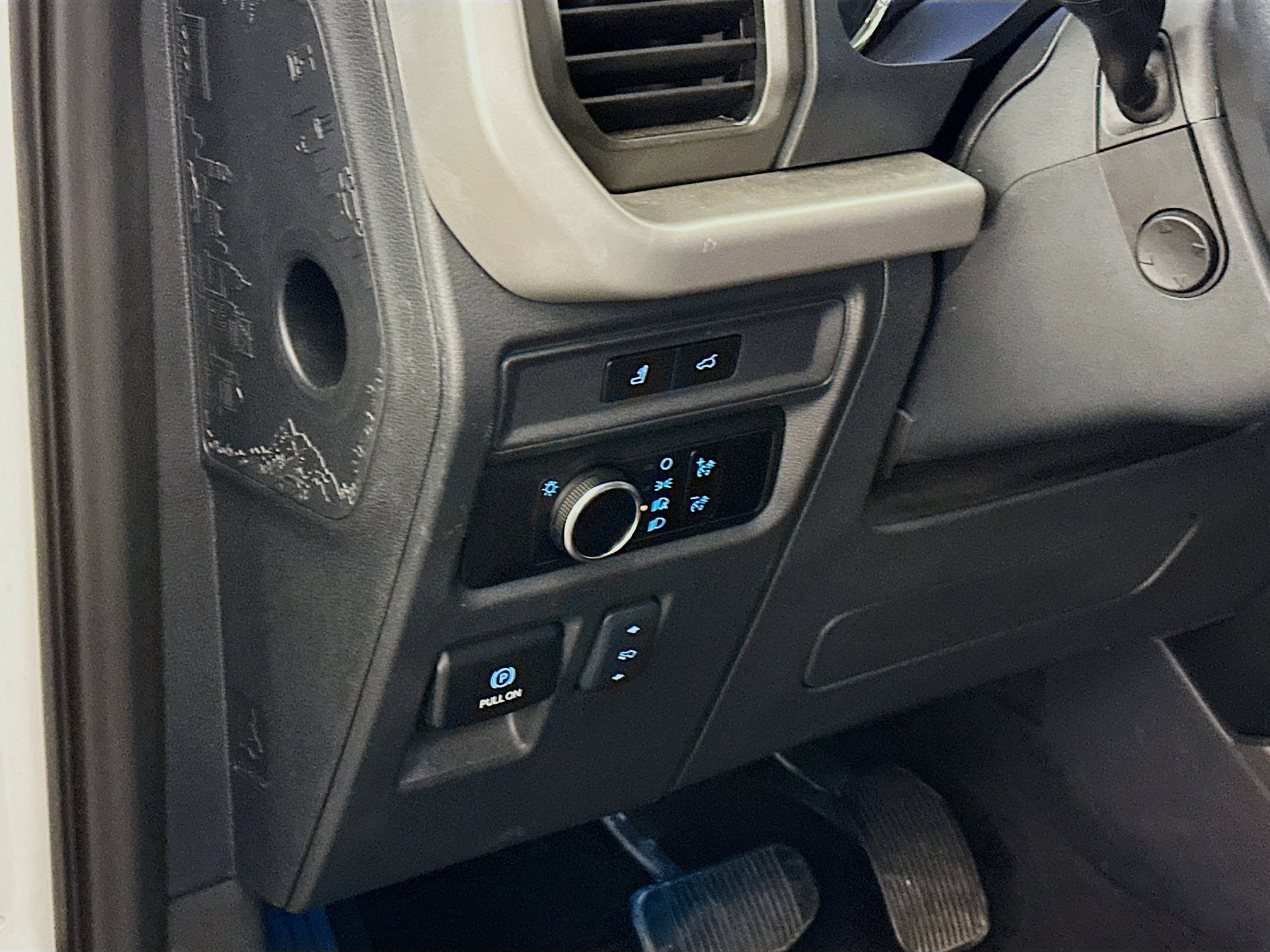 Used 2024 Ford Expedition XLT image 17