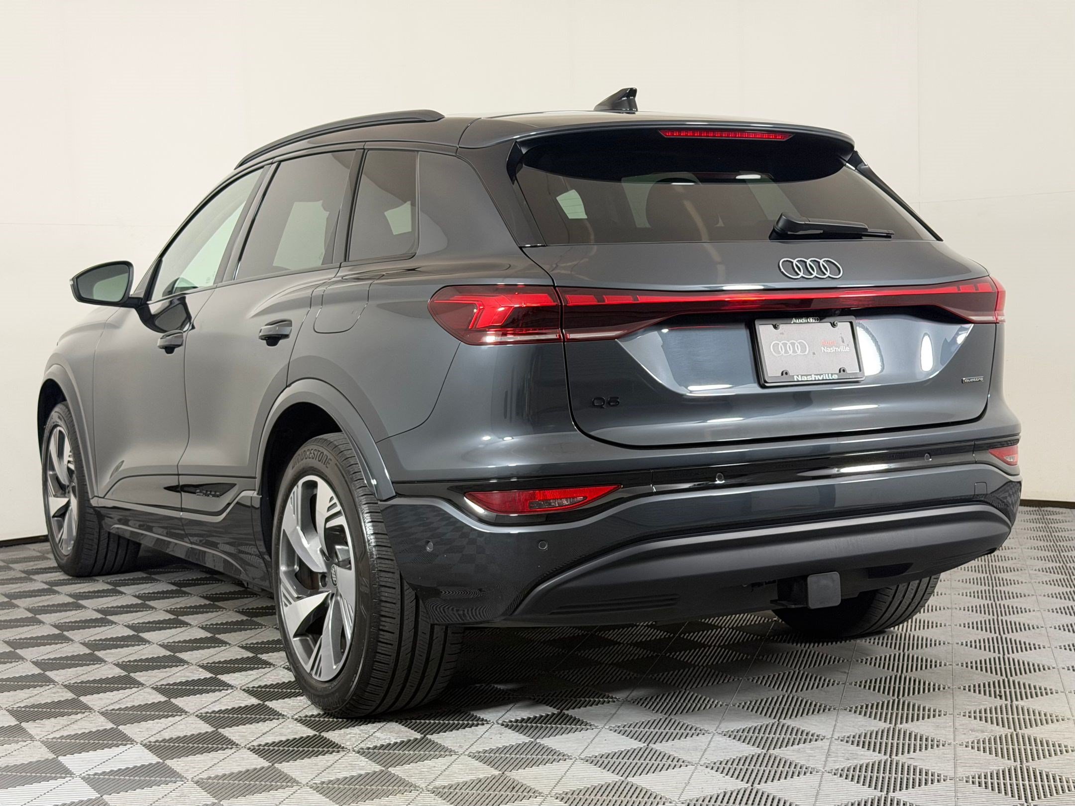 Certified 2025 Audi Q6 e-tron Premium Plus w/ Premium Plus AWD/4WD image 3