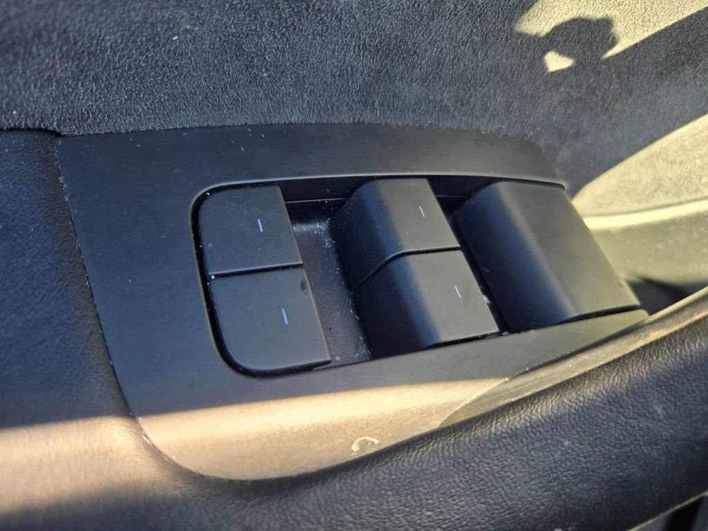 Used 2021 Tesla Model Y Long Range AWD/4WD image 20