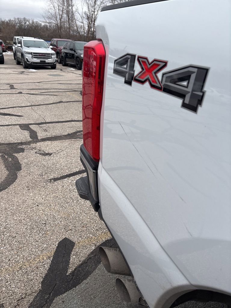 Used 2025 Ford F350 XLT image 9