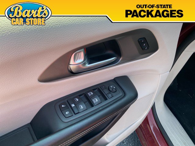 Used 2022 Chrysler Pacifica Touring-L FWD image 22