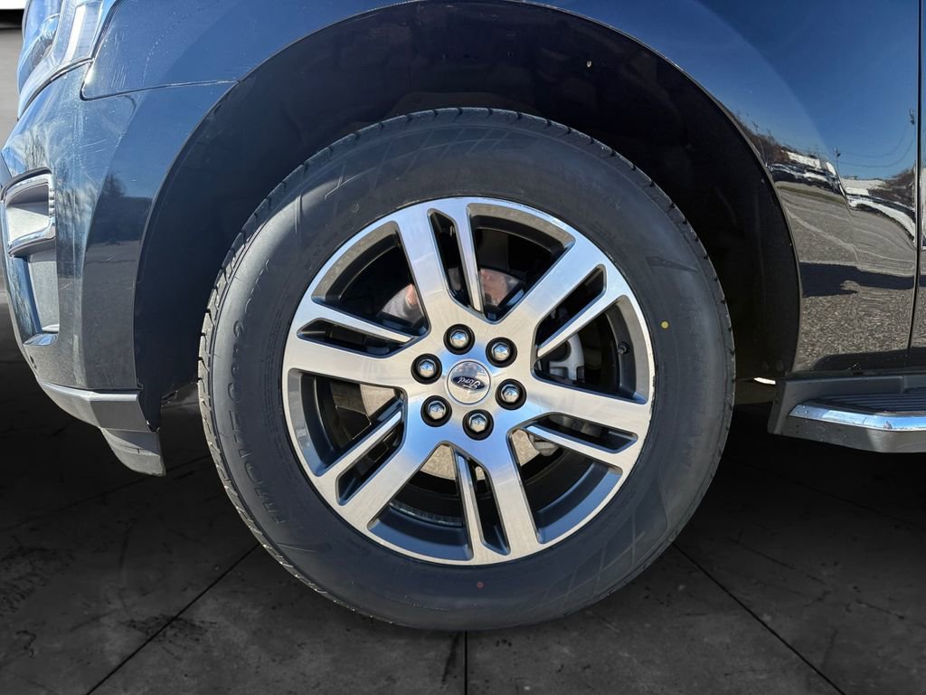 Used 2022 Ford Expedition Limited image 14