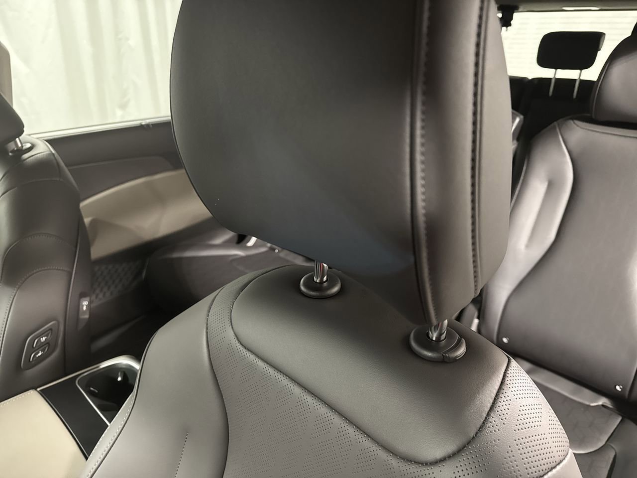 New 2026 Kia Carnival EX FWD image 18