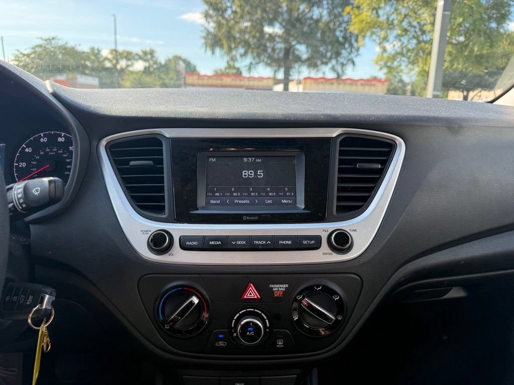 Used 2022 Hyundai Accent SE FWD image 7