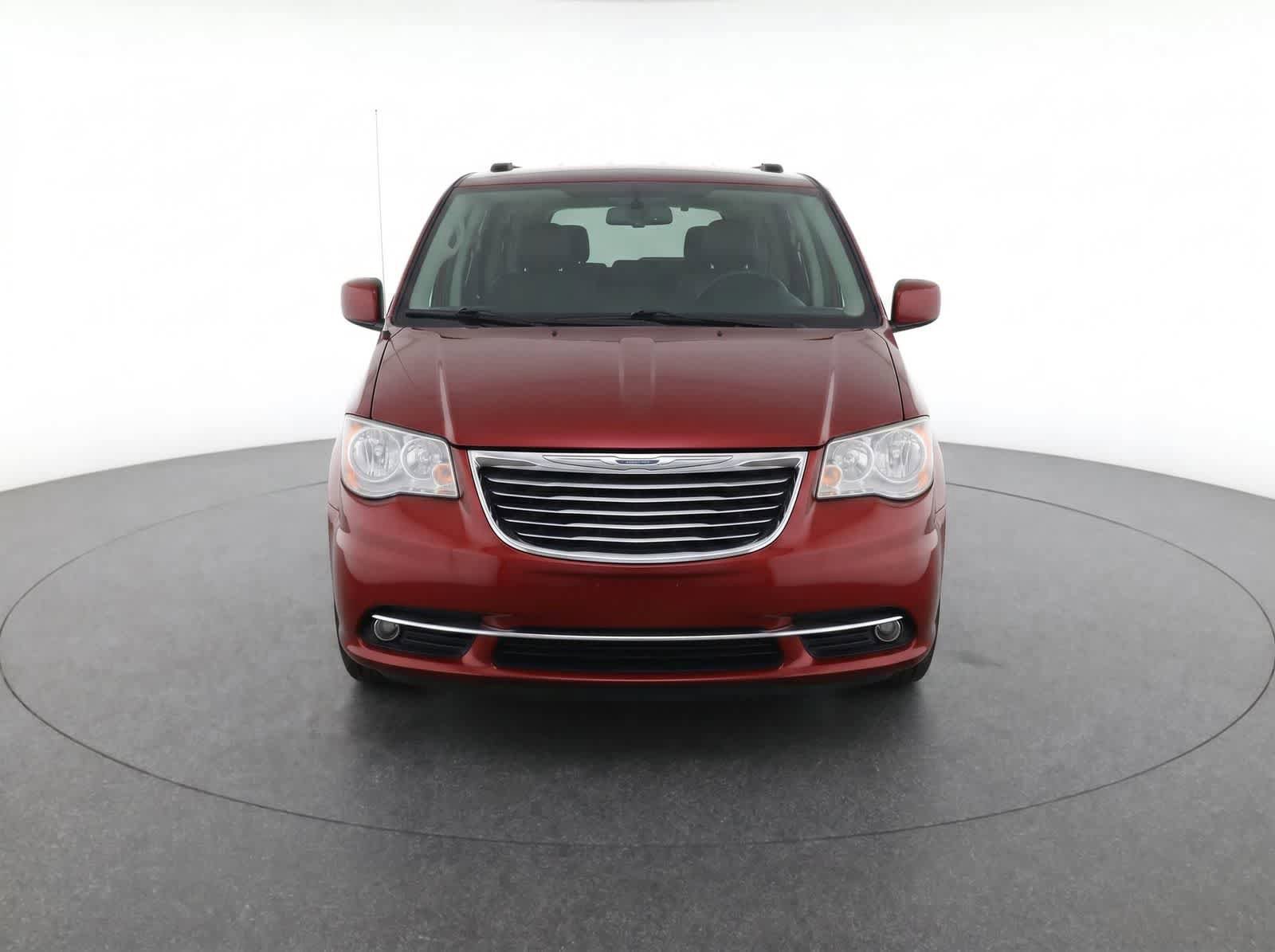 Used 2012 Chrysler Town & Country Touring w/ Entertainment Group #1 FWD image 5