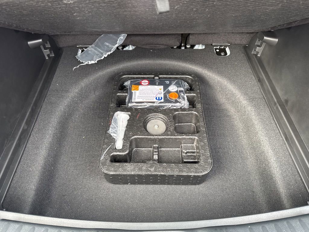 New 2026 Jeep Compass Latitude AWD/4WD image 17